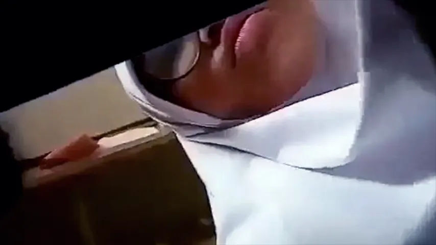 Sekolah Esempeh Lagi Ngerjain Soal Malah Grepe-grepe tetek