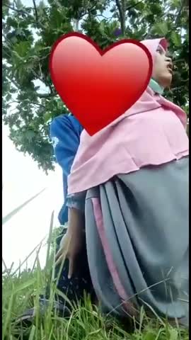 Sensasi Ngewe Ukhti Jilbab di Semak-semak