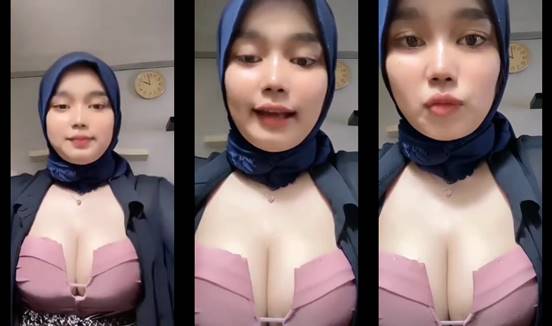 Bokep Jilbab Nakal Pamerin Belahan Dadaa