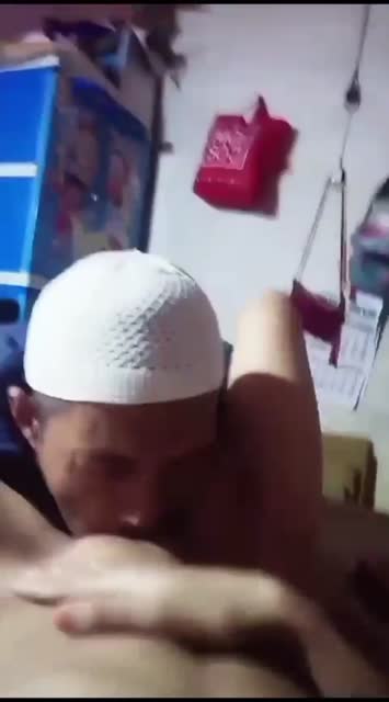 Ketahuan colmek sama bapak bukan nya dimarahin malah dibantuin wkwk